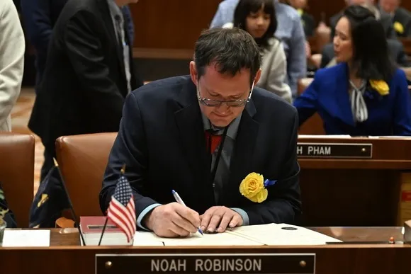 Headshot of Noah Robinson, Oregon Senator, District 2